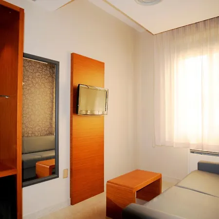 アストラ ホテル 4*