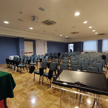 アストラ ホテル 4*