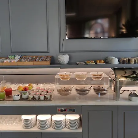 アストラ 4* フェラーラ